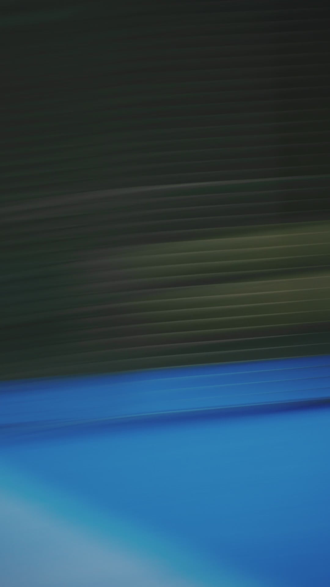 Carica il video: &lt;p&gt;In &lt;em&gt;via Valtellina 5&lt;/em&gt; inaugura &lt;em&gt;P&lt;/em&gt;adel &lt;em&gt;Z&lt;/em&gt;enter Scalo Farini, il nuovo complesso sportivo che ridefinisce l’esperienza del padel a Milano.&lt;/p&gt;&lt;p&gt;Con soffitti alti &lt;em&gt;12 metri,&lt;/em&gt; un sistema di &lt;em&gt;illuminazione&lt;/em&gt; uniforme che elimina ombre e riflessi e campi con uscita &lt;em&gt;por tres&lt;/em&gt;, Padel Zenter Scalo Farini ridefinisce il modo di vivere il padel &lt;em&gt;nel cuore di Milano&lt;/em&gt;.&lt;/p&gt;&lt;p&gt;*È richiesto un certificato medico non agonistico in corso di validità.&lt;/p&gt;